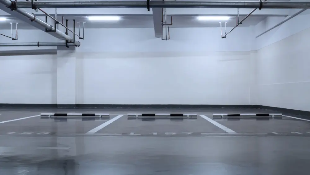 Suelo parking señalizado